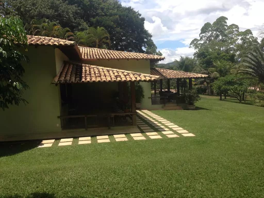 OPORTUNIDADE!!! Sítio Espetacular de 12 hectares com uma ampla gama de comodidades disponíveis!