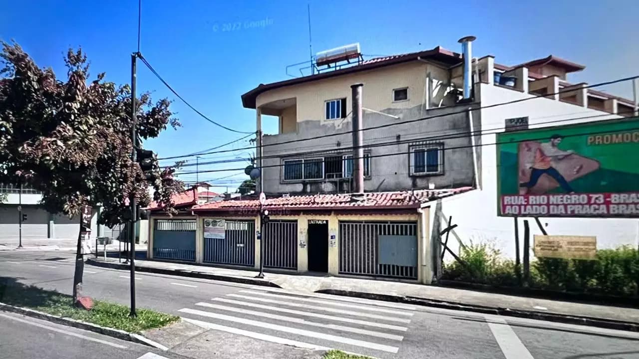 Oportunidade em área comercial - Prédio comercial.