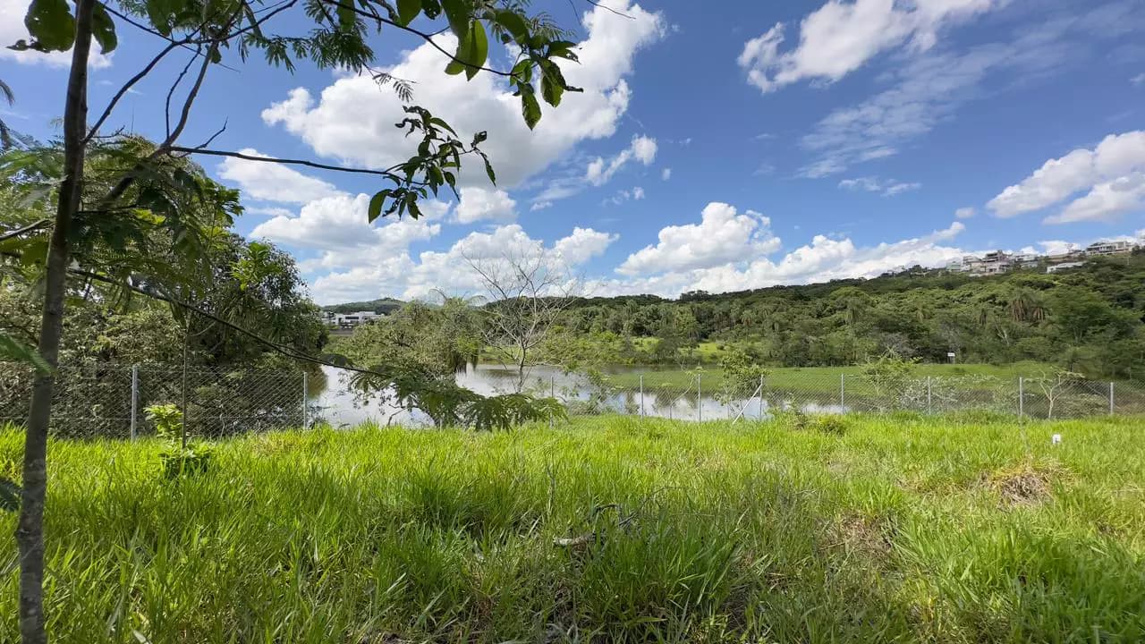 Lote à venda no Condomínio RESERVA DA MATA
