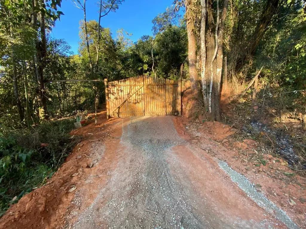 Terreno com área aproximada de 15.000m², no Marimbá.