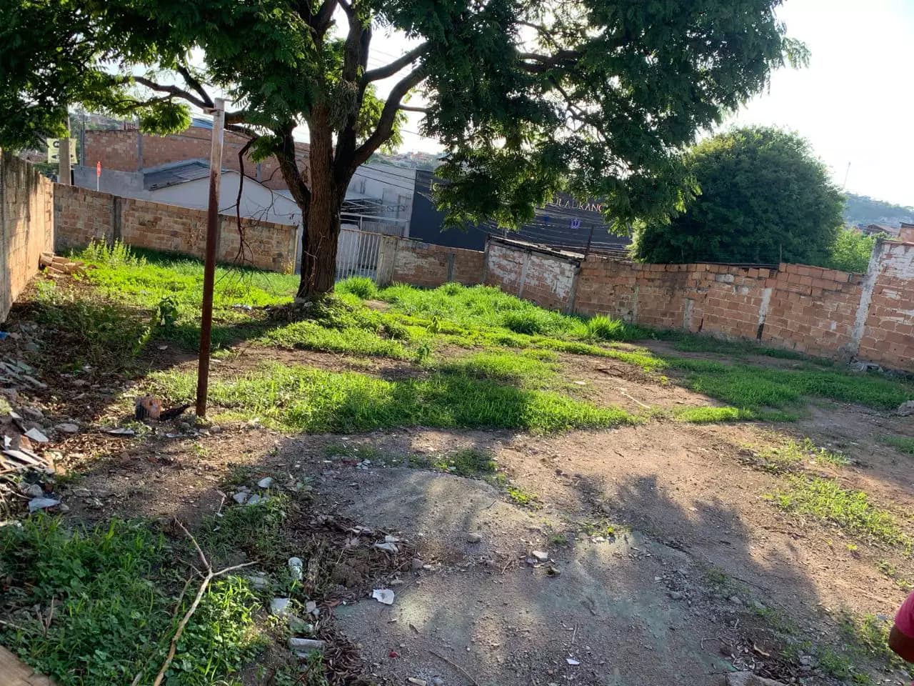 Lote/terreno 360m2 (15x24m) à venda - Bairro Bom Retiro/MG