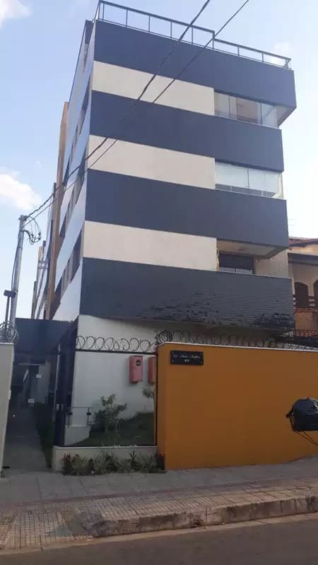 Apartamento com 3 quartos, suíte, sala ampla, cozinha ampla, área de serviço, 2 vagas no bairro Brasiléia