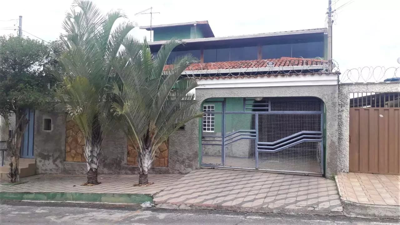 Casa à venda, 6 quartos, 1 suíte, 2 vagas, SANTA LUCIA - Betim/MG