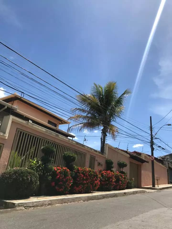 Casa em Betim com Cinco quartos bairro Filadélfia
